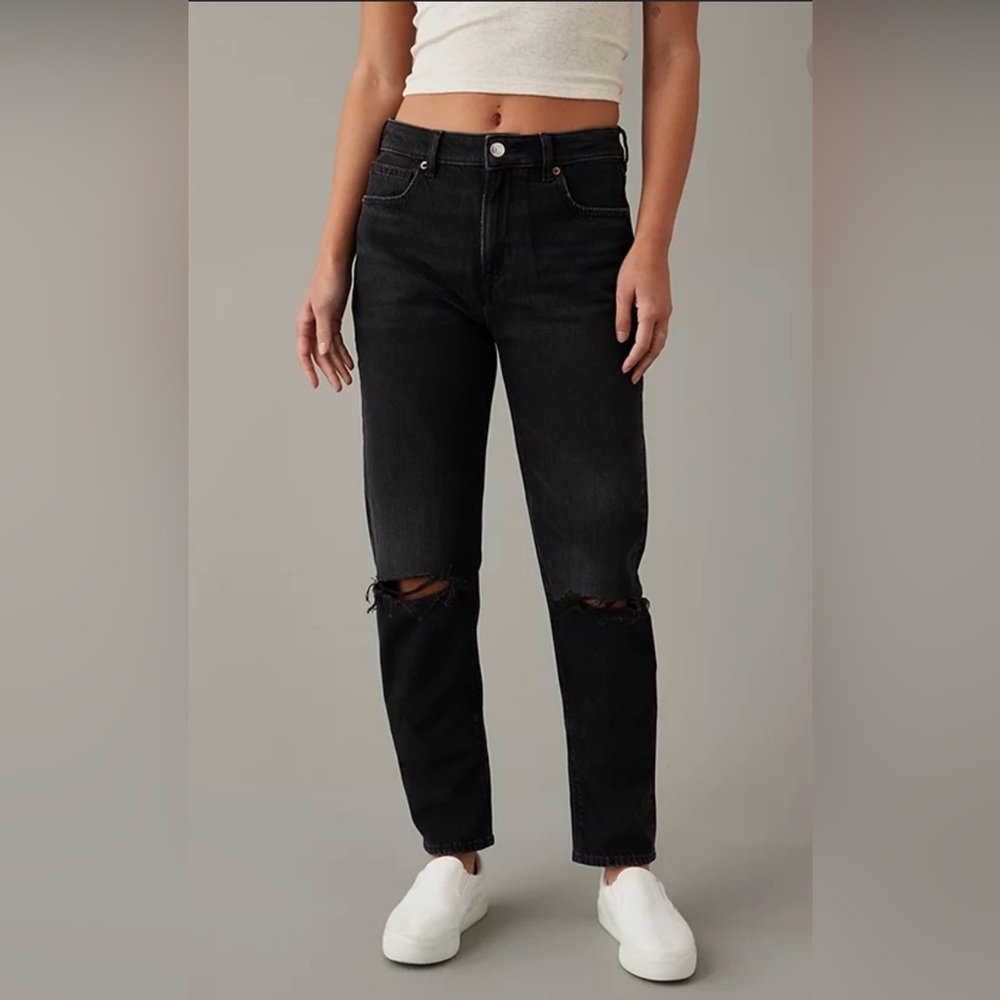 American Eagle MoM jean destroyed black strigid. 0 25w
